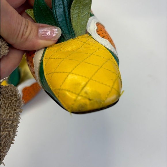 Vintage Zalo leather shoes with a fruit theme - Picture 4 of 10